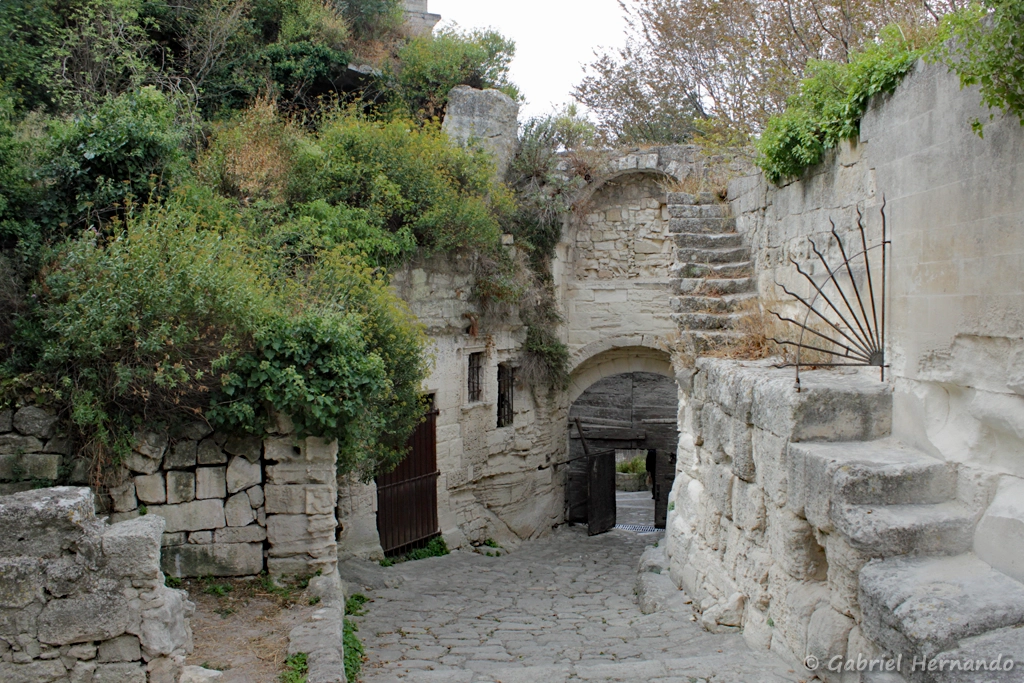 Porte d'Eyguière (ou porte de l'eau)