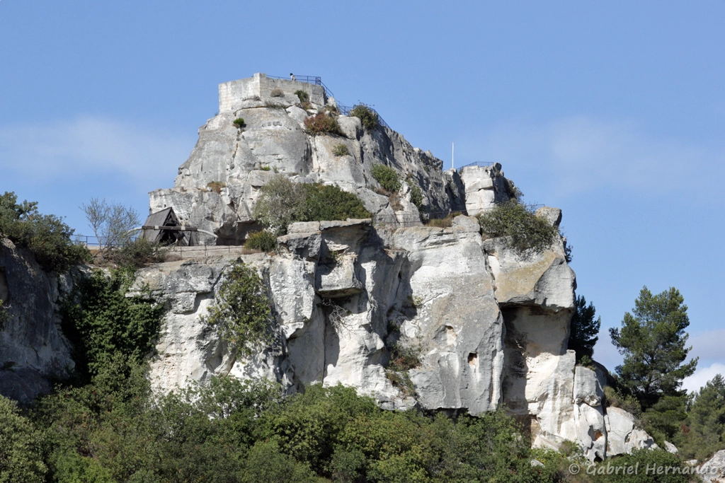 La tour Sarrasine, depuis le sentier en contrebas de la forteresse