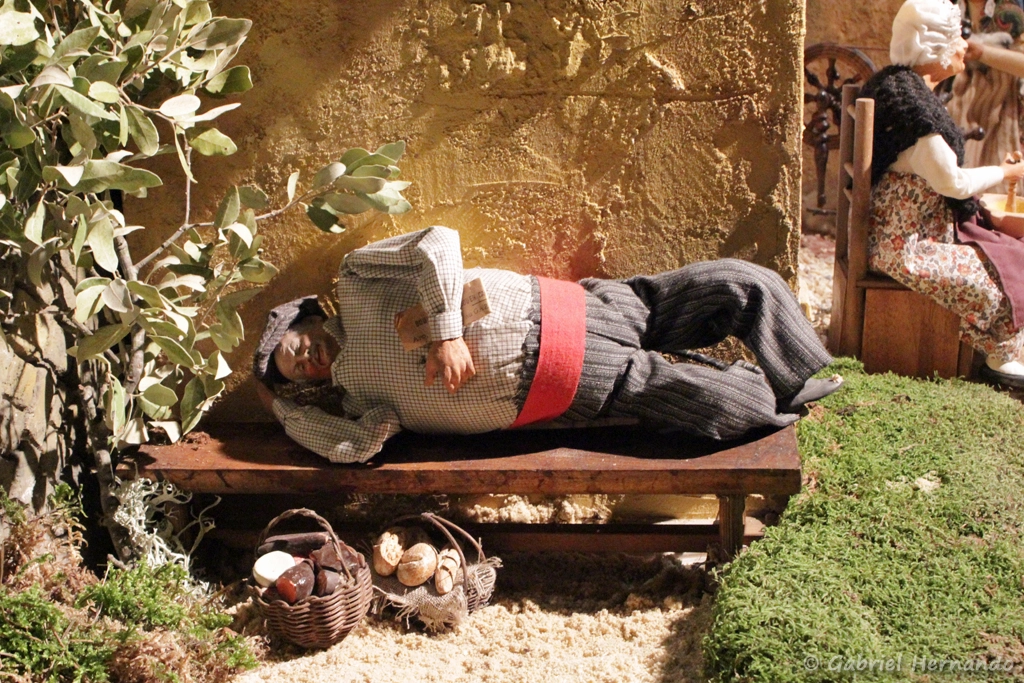 Santon provençal à la sieste