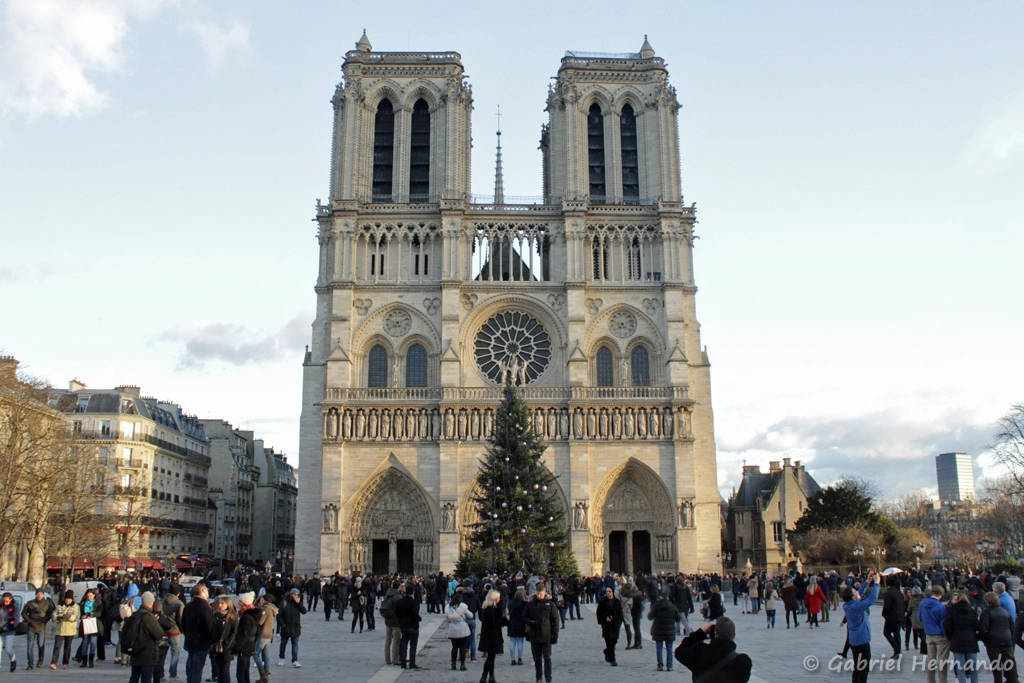 Façade de la cathédrale Notre-Dame de Paris
