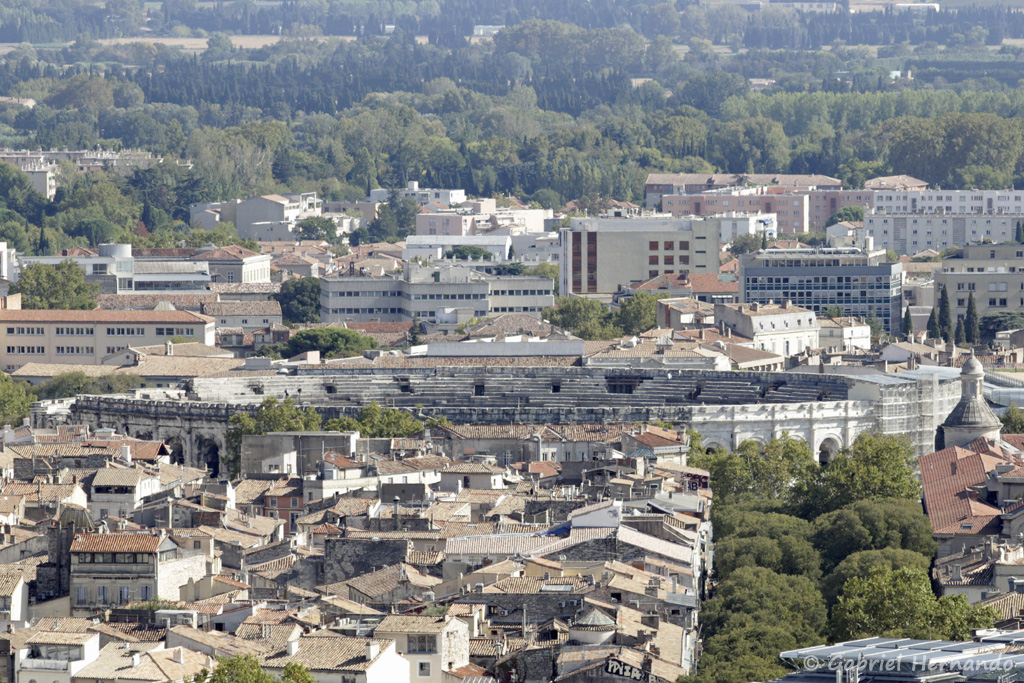 Les arènes de Nîmes, vues du sommet de la Tour Magne