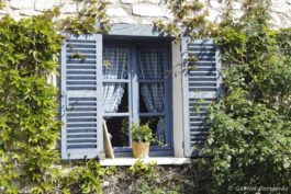 Jolie fenêtre d'une maison de Giverny