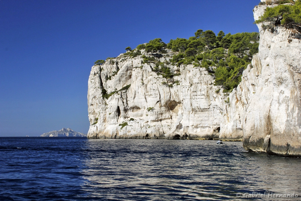 Pointe de Castel Vieil avec vue sur l'île de Riou