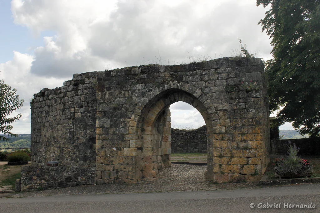 Porte de Gergovie, qui gardait l'entrée de la citadelle