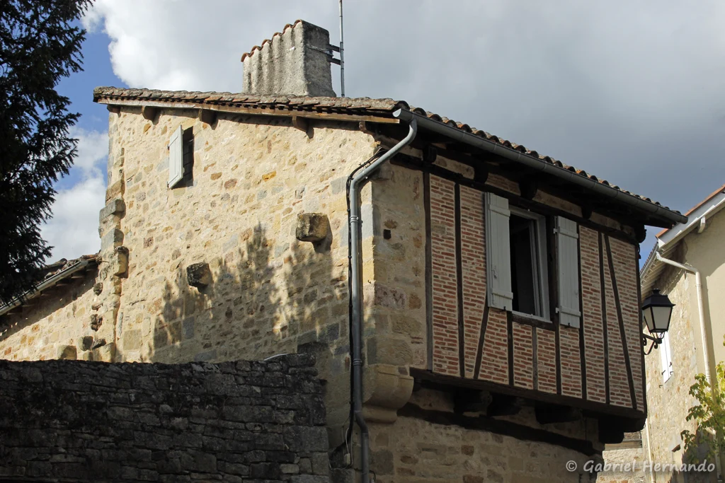 Architecture médiévale typique de la région