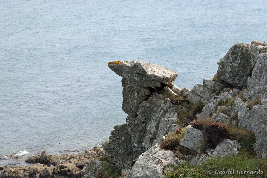Rocher en forme de pic de la Pointe du Château