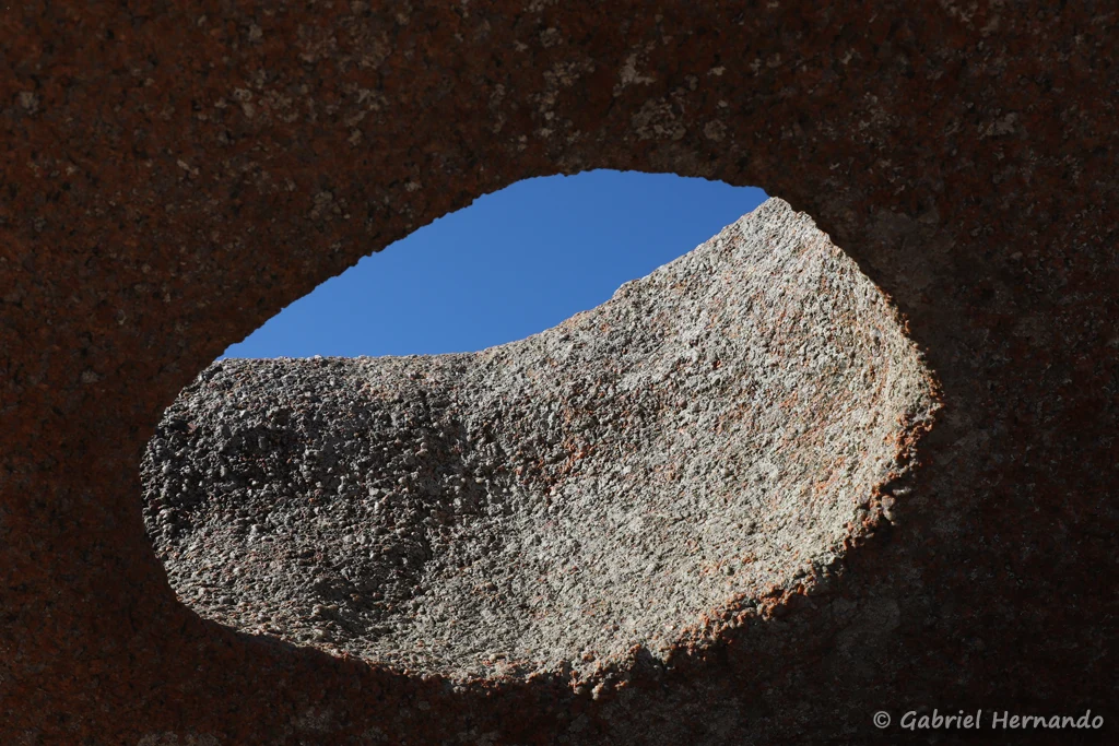 La « palette du peintre » et sa vasque percée (Ile Renote, Trégastel, septembre 2021)