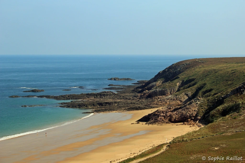 Plage sauvage de sable fin du Lourtuais