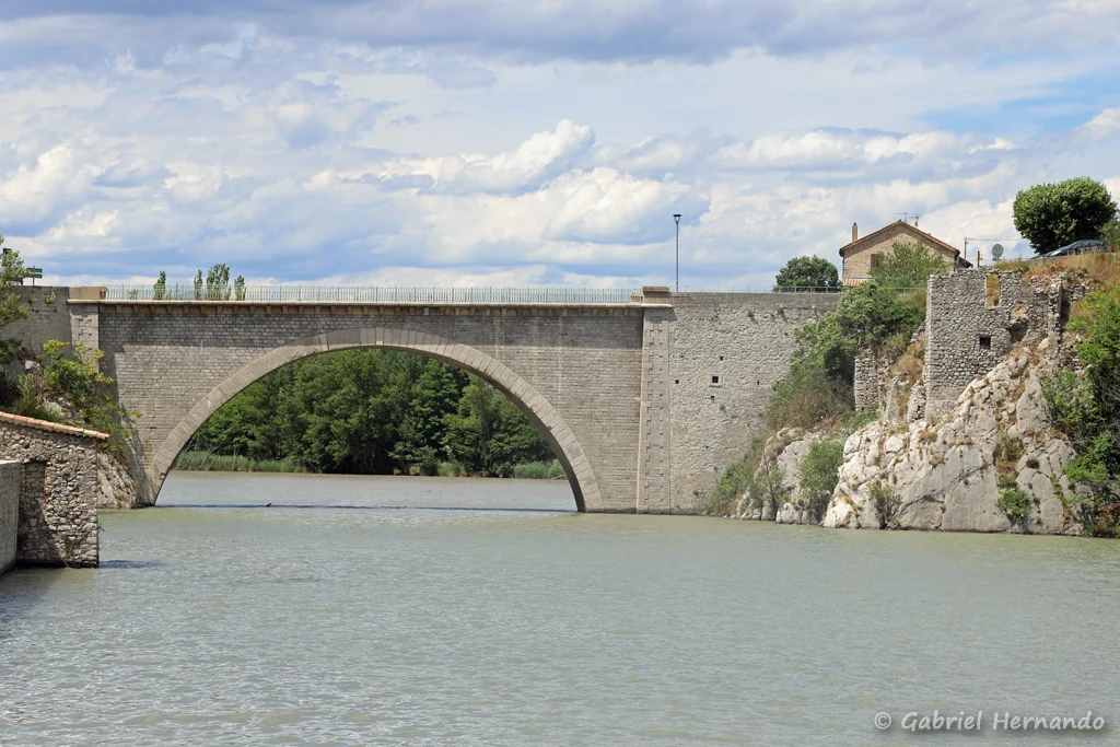 Pont de la Baume, long de 40m