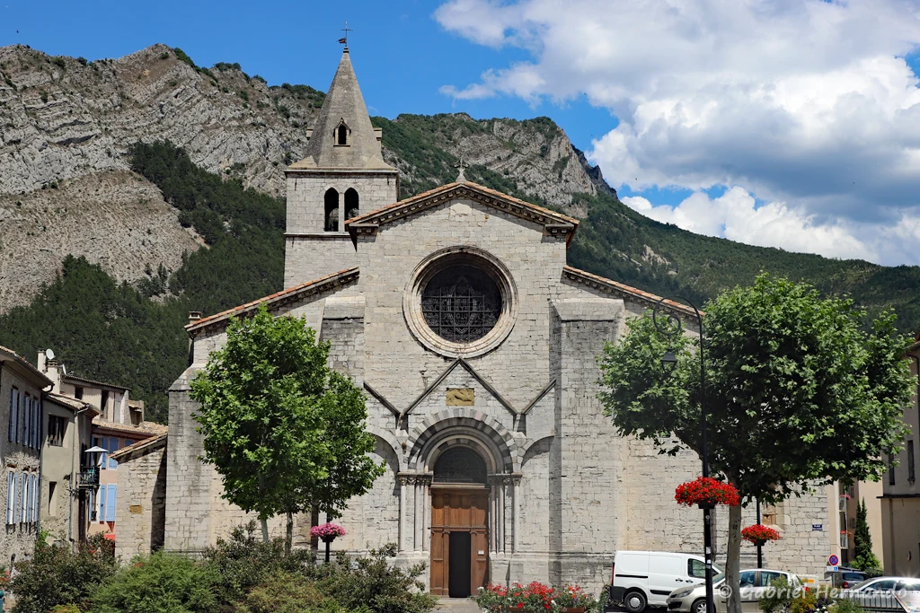 Cathédrale Notre-Dame-des-Pommiers