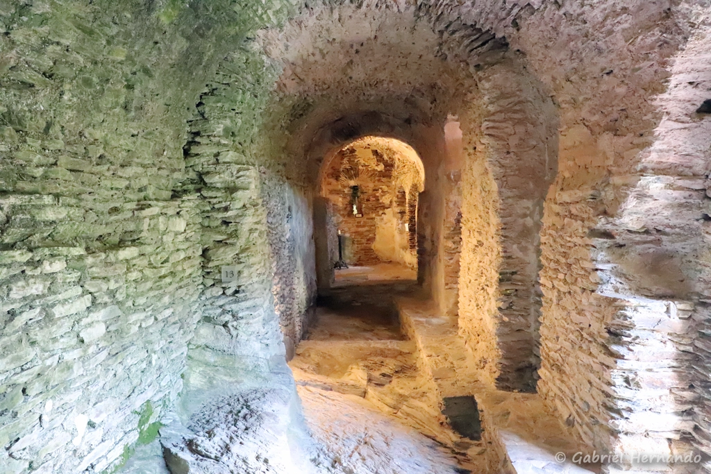 Chapelle basse, datant d'entre les VII et IXe siècles