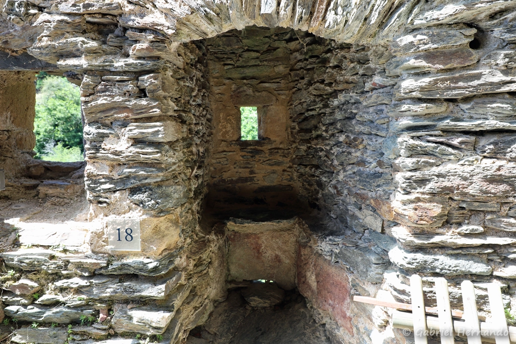 Latrines dans la cour ouest