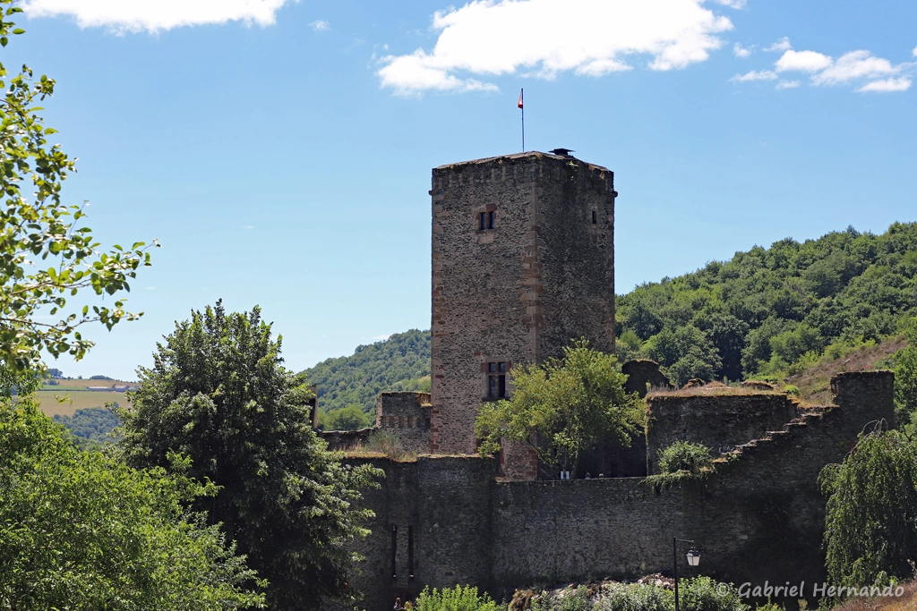 Vue sur le château, depuis son parking