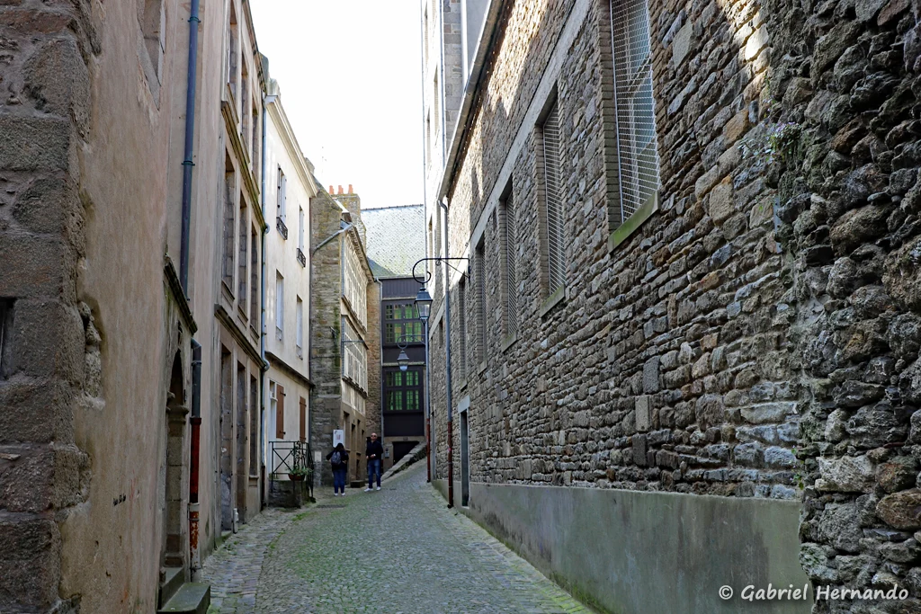 Rue du Pélicot (Poilecoq), mentionnée depuis la fin du 15è siècle