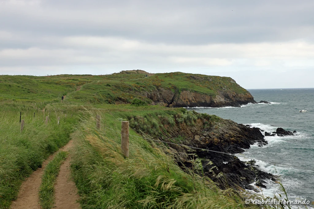 Sentier sur la pointe de la Varde