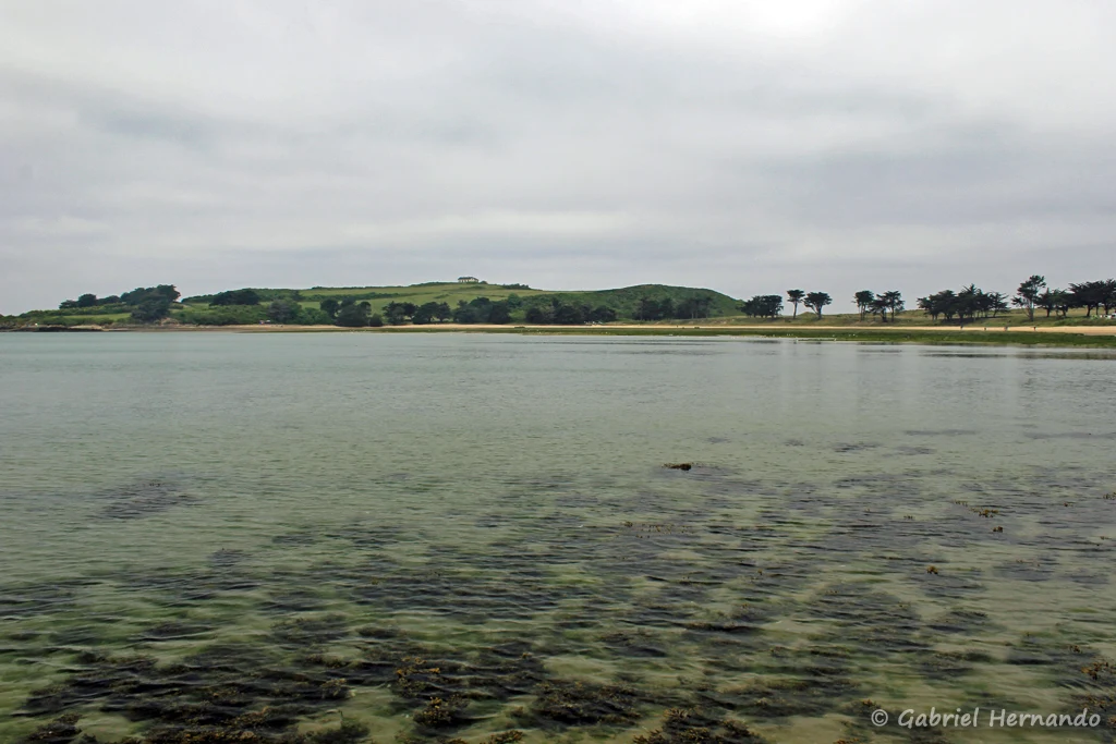 Ile Besnard et son cordon dunaire, avec la marée montante