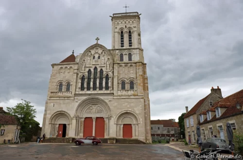 Façade de la Basilique et son parvis