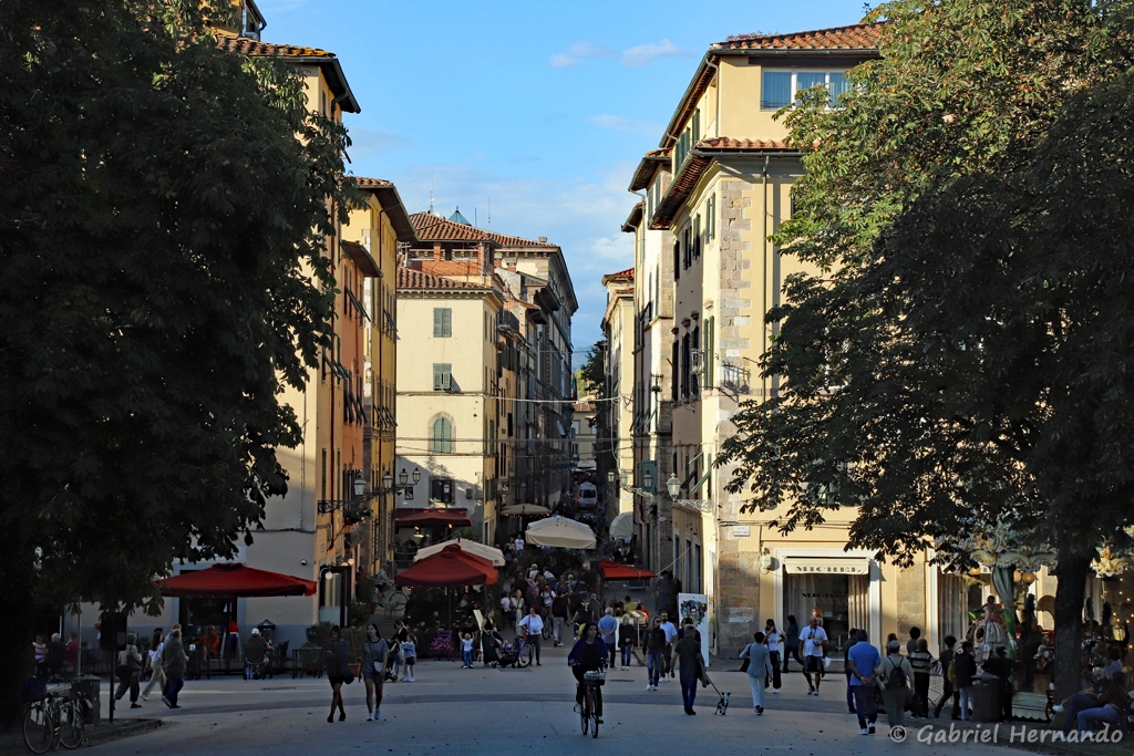 Via Vittorio Veneto, descendant depuis le bastion Santa Maria, au sud de la cité