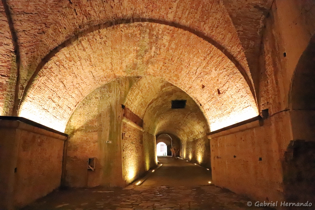 Passage, dans le Bastion (baluardo) San Paolino, des fortifications de la cité