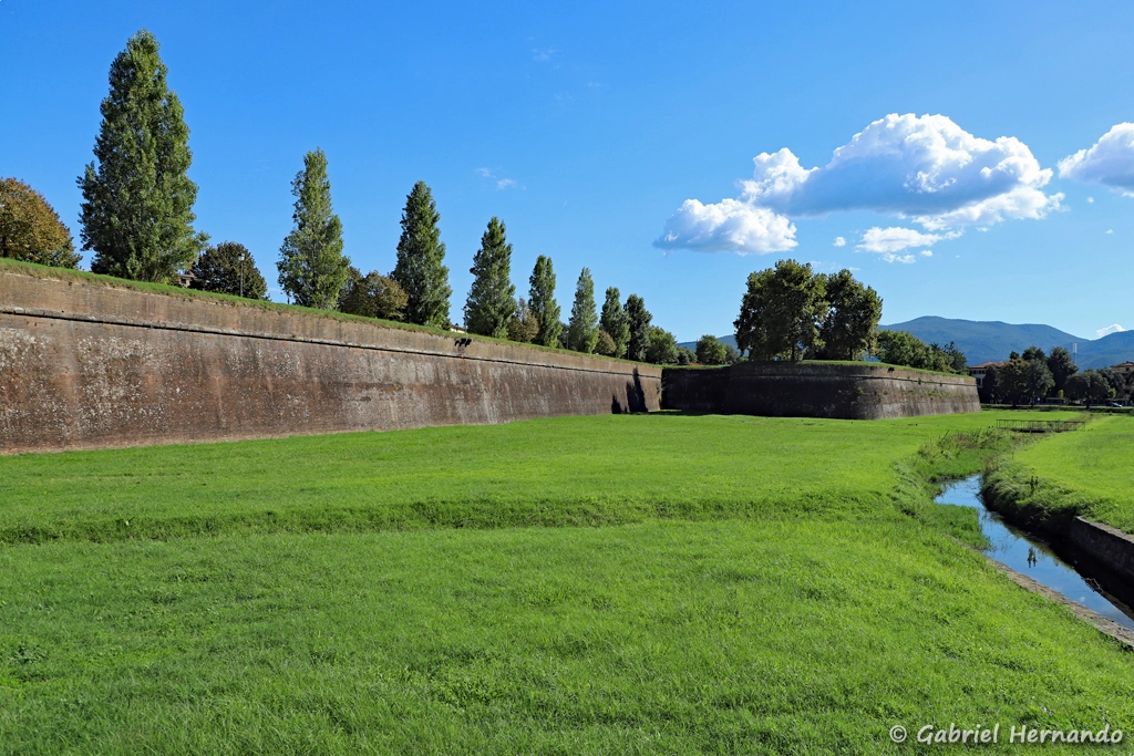 Bastion San Paolino, depuis la route d'accès à la porte Santa Anna
