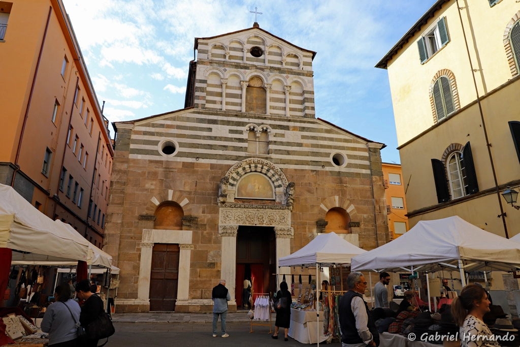 Église de San Giusto (XIIe siècle), sur la place du même nom
