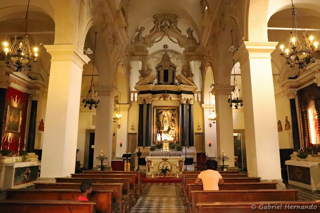 Intérieur de l'église de San Giusto du XIIe siècle, restructuré dans le style baroque au XVIIe siècle