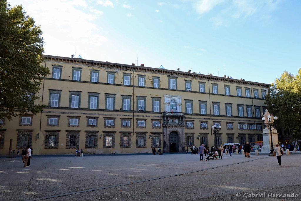 Palazzo Ducale situé sur la Piazza Napoleone
