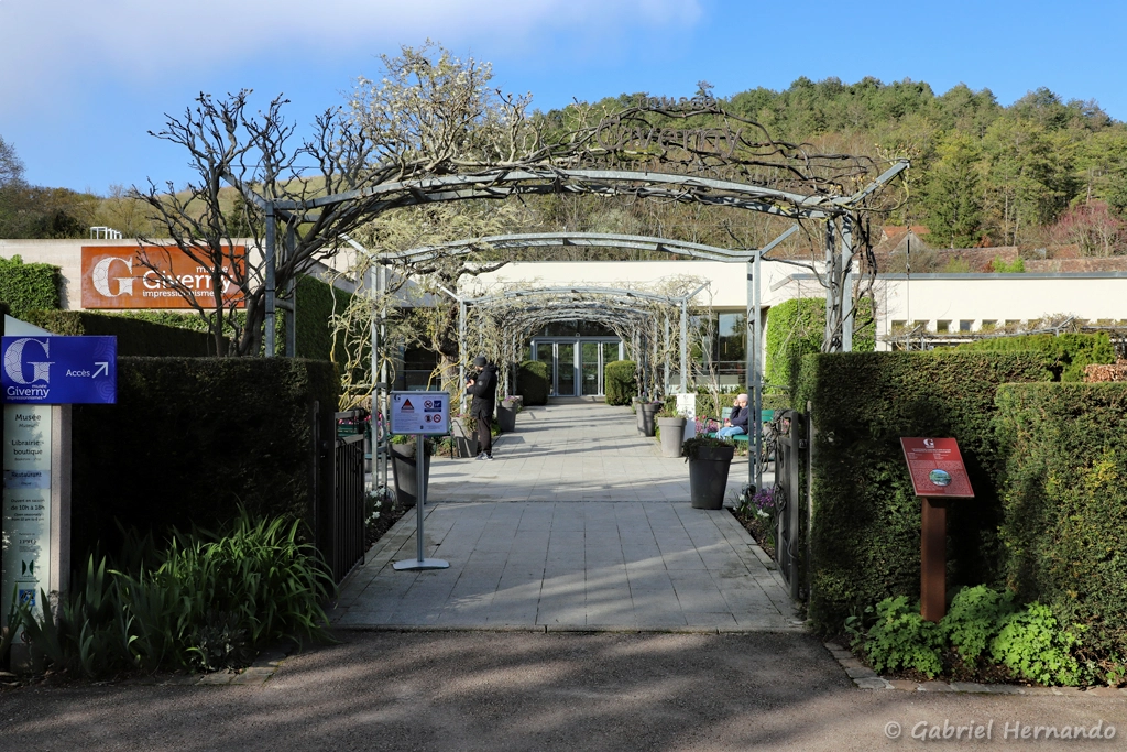 Entrée du musée et des jardins du musée