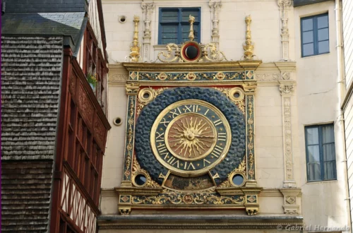 Le Gros Horloge, sur sa face est