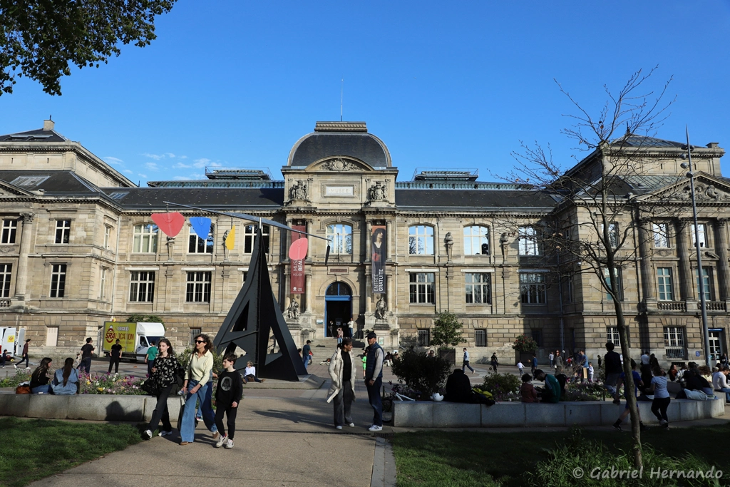 Musée des Beaux-Arts et son esplanade