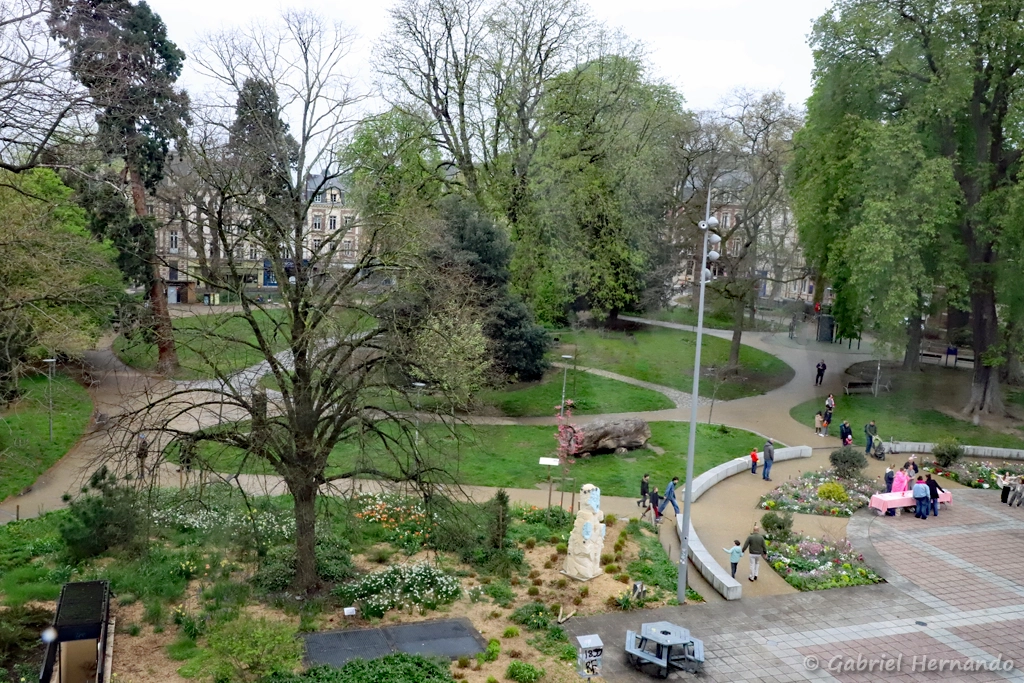 Vue sur le Square Verdrel, depuis l'étage du Musée