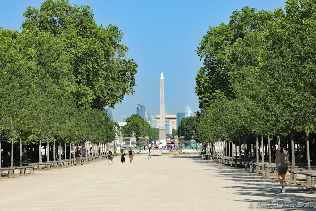 La Grande Allée, en direction de la Concorde