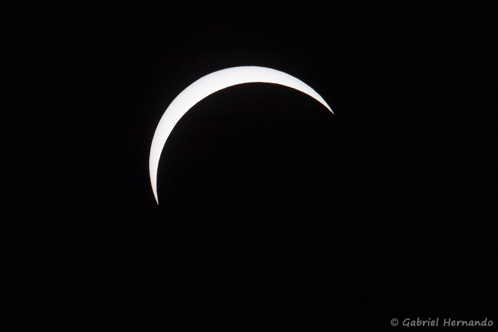 20h13, l'éclipse approche de son maximum